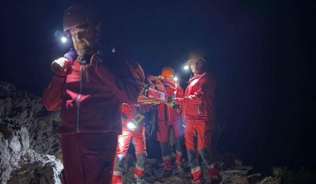 Piden auxilio en plena noche en Canarias y los bomberos se encuentran con algo más