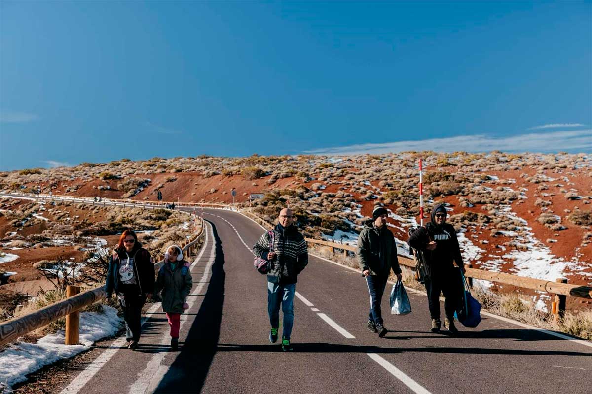 El Teide recibe más de 5.500 visitantes este fin de semana con la operación nevada