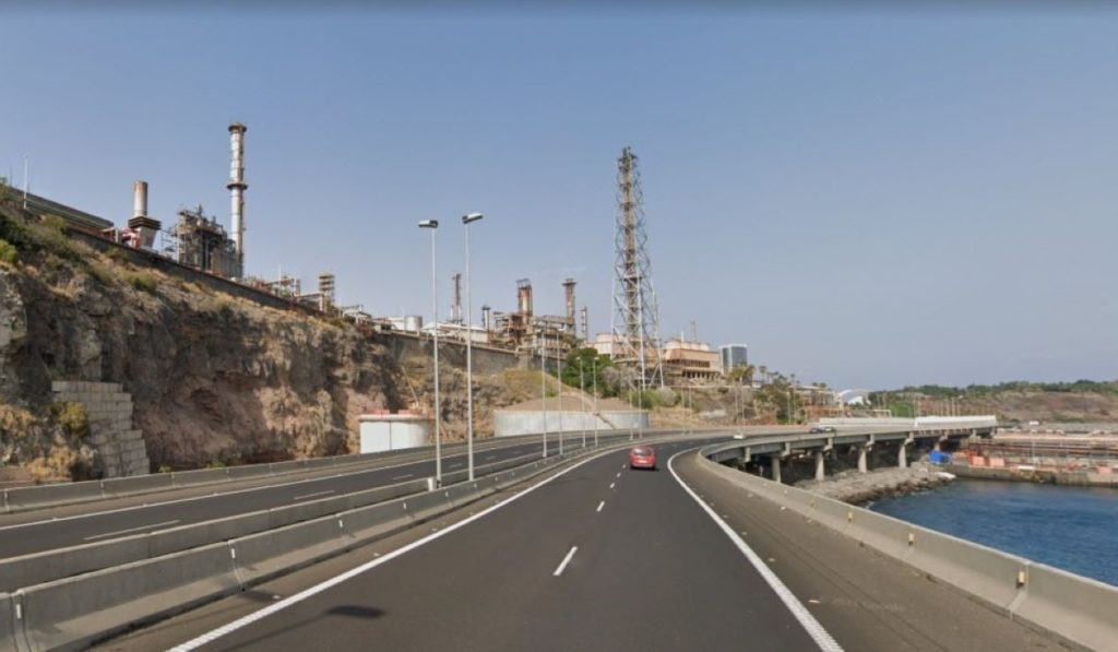 Una serie de desperfectos obligan a intervenir el puente de una de las principales vías de acceso a Santa Cruz