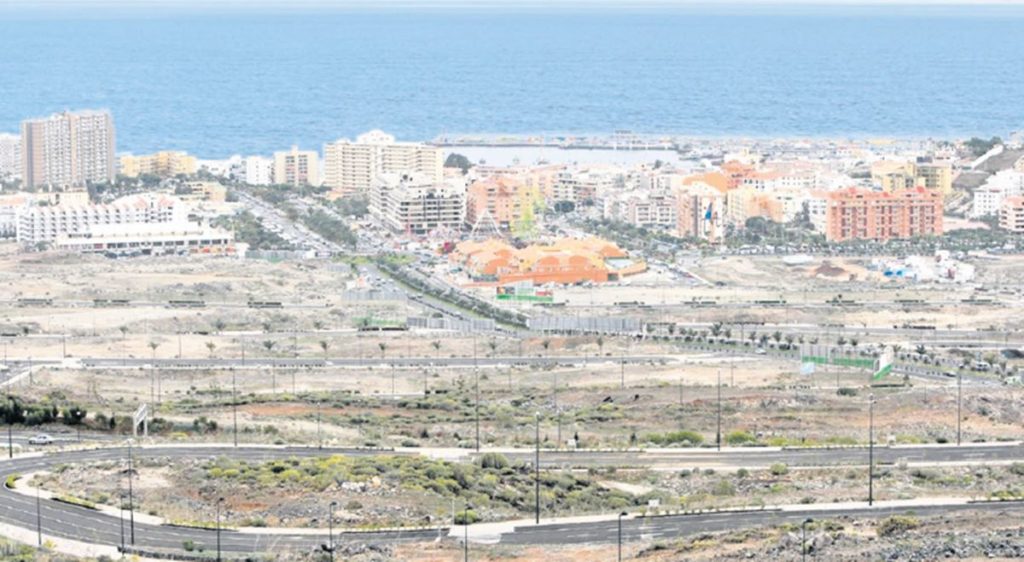 Arona anuncia la concesión de 26 licencias de obra mayor en un año