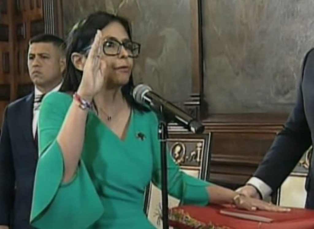 Delcy Rodríguez es investida como presidenta encargada de Venezuela