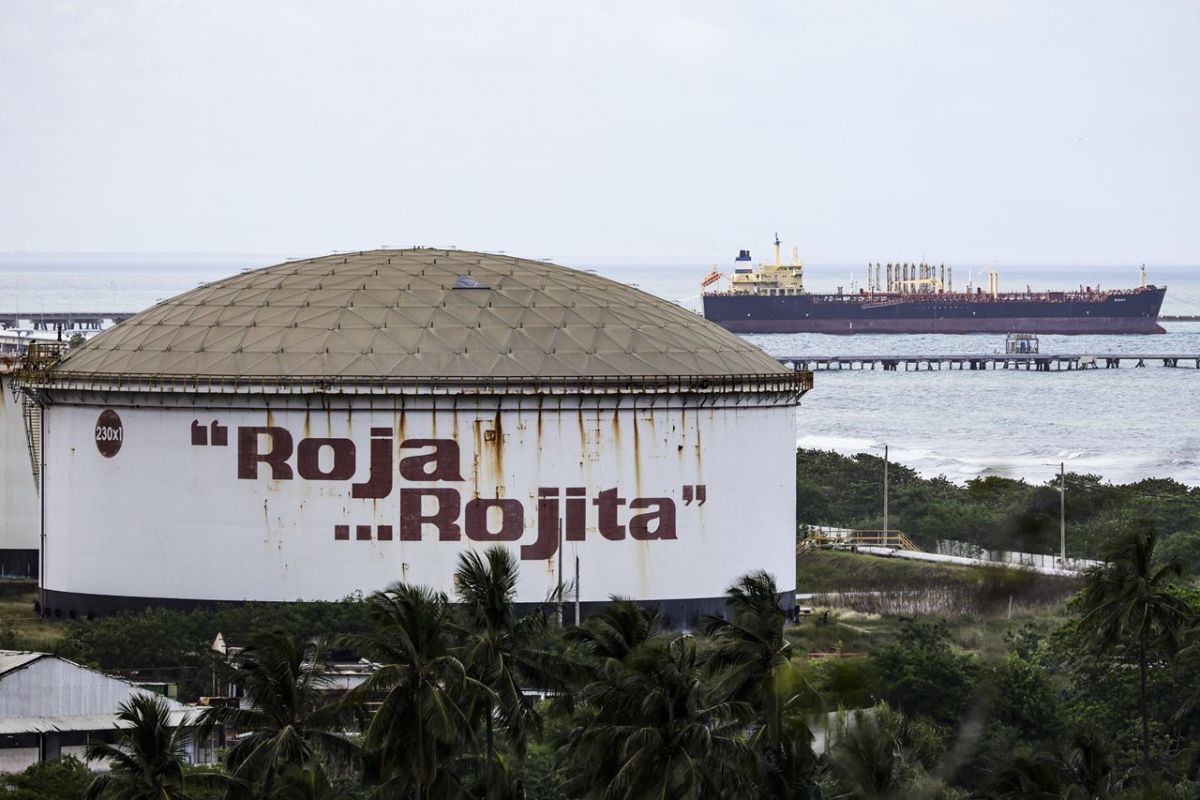 Venezuela entregará a EEUU entre 30 y 50 barriles de petróleo sancionado