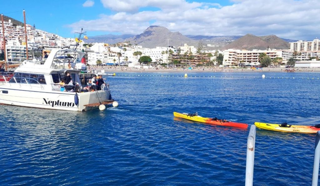 Un aviso en el mar da la voz de alarma por problemas en Tenerife. Salvamento Marítimo