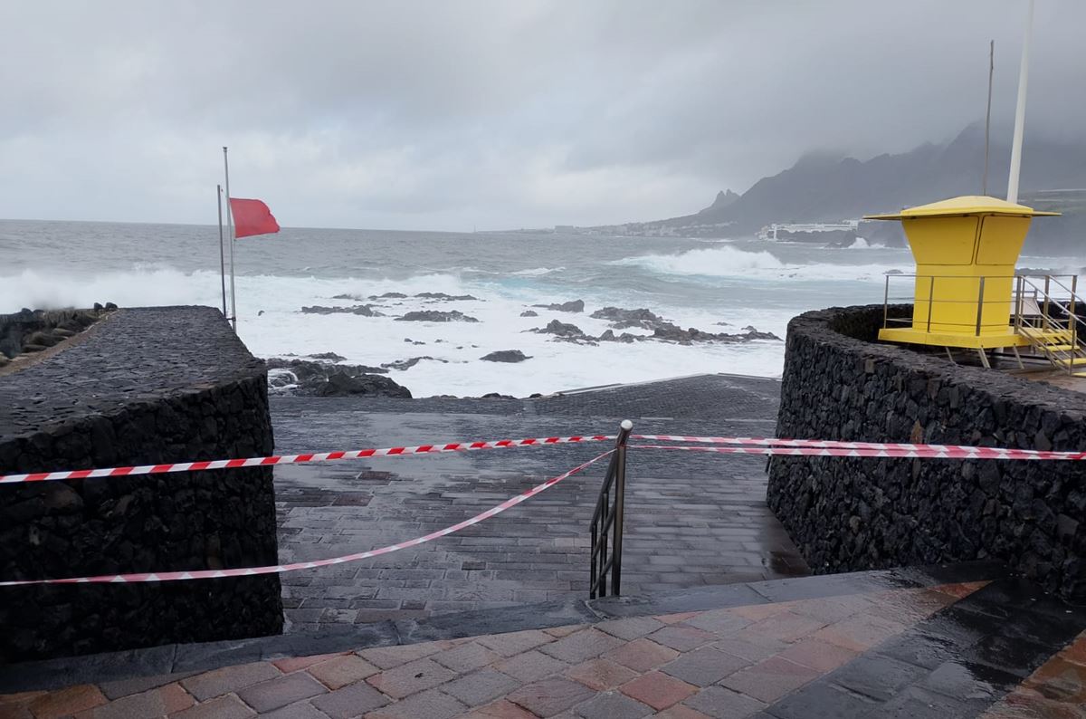 Cierran el mercado, parques y espacios deportivos de La Laguna por el temporal