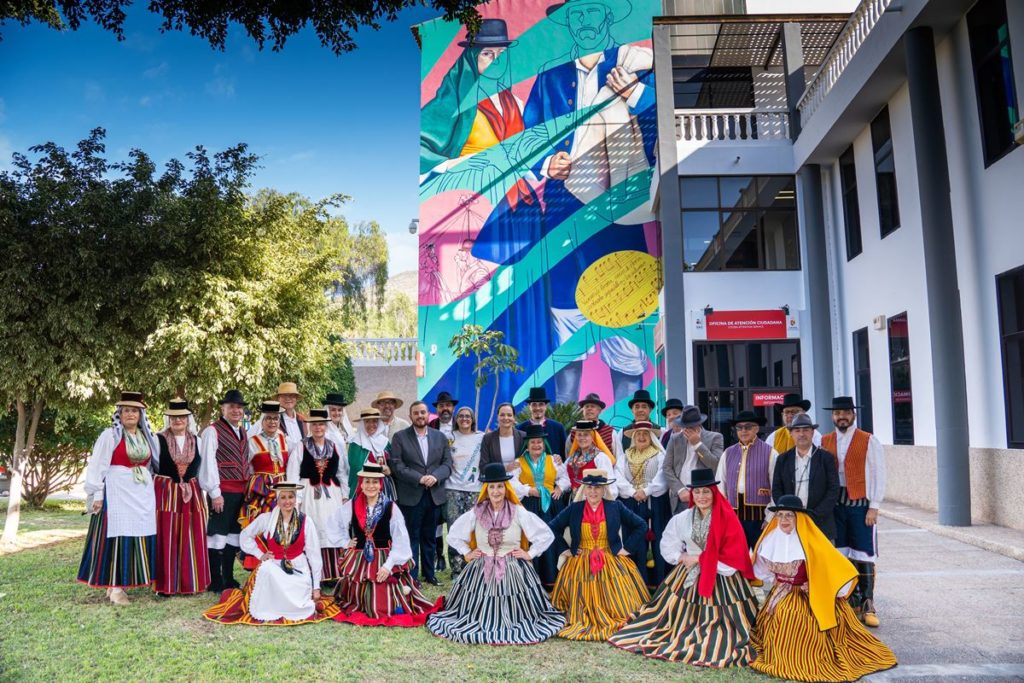 El municipio de Tenerife que rinde homenaje a su folclore y su cultura con un espectacular mural