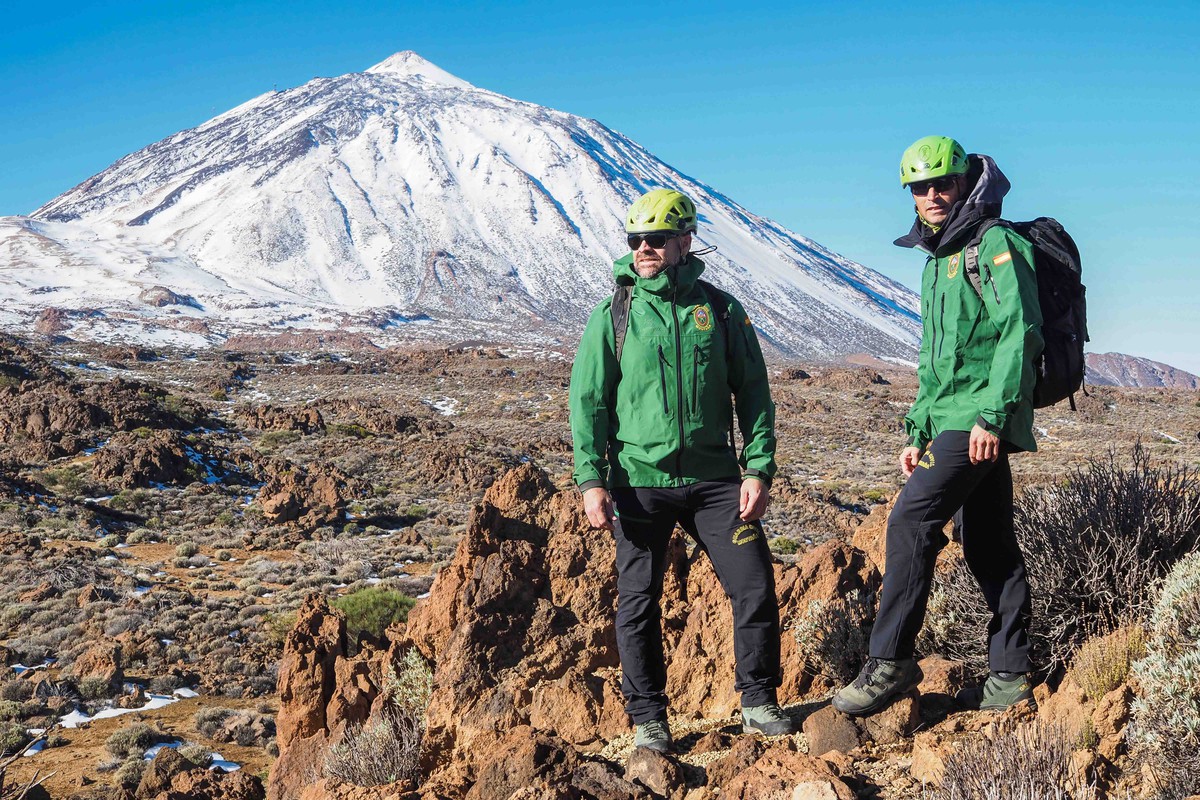 Efectivos del Greim, de la Guardia Civil, en el Teide: "Las pocas veces que se detiene un rescate es tras haber dado todo o más"