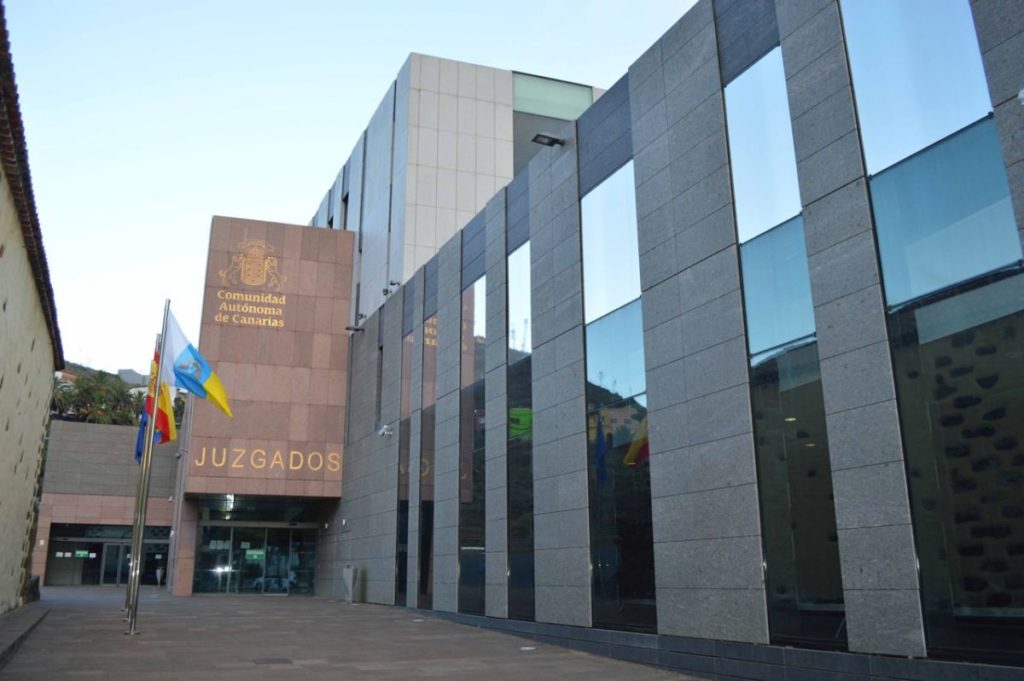 Desalojan los juzgados de La Laguna por un paquete sospechoso