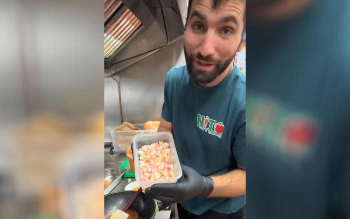 El agricultor más conocido de Canarias sorprende con su último invento: el primer bocadillo de cotufas