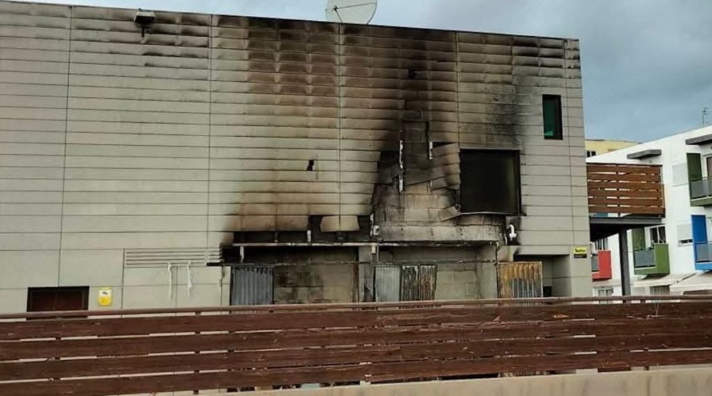 Arde una guardería en el sur de Tenerife tras las campanadas de Nochevieja