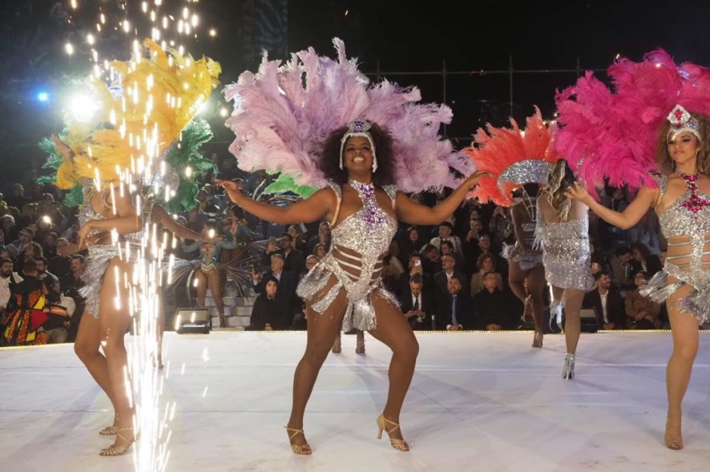 Santa Cruz de Tenerife abre el Carnaval 2026 bailando 'ritmos latinos' bajo la lluvia