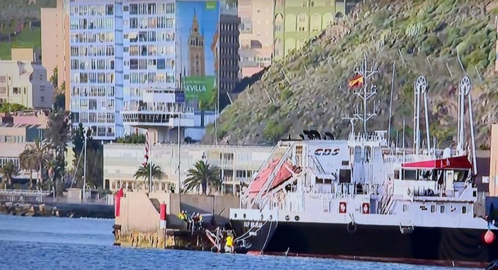 Contaminación marina en el Puerto de Santa Cruz de Tenerife