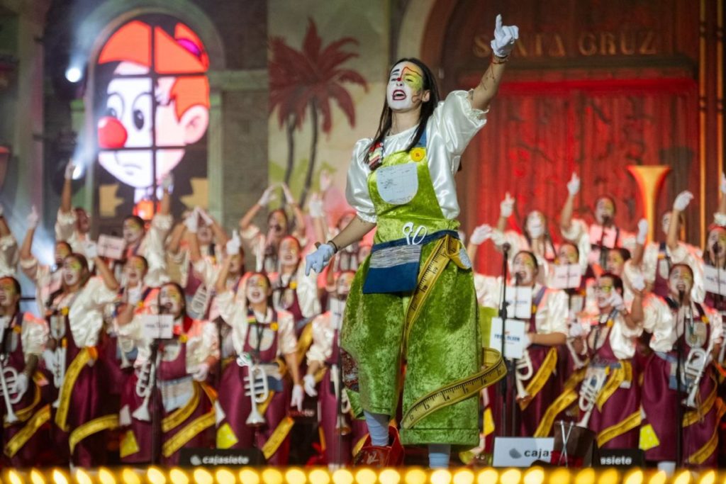 Chaladas en la primera fase del Concurso de Murgas Adultas del Carnaval de Santa Cruz de Tenerife 2026. Fran Pallero