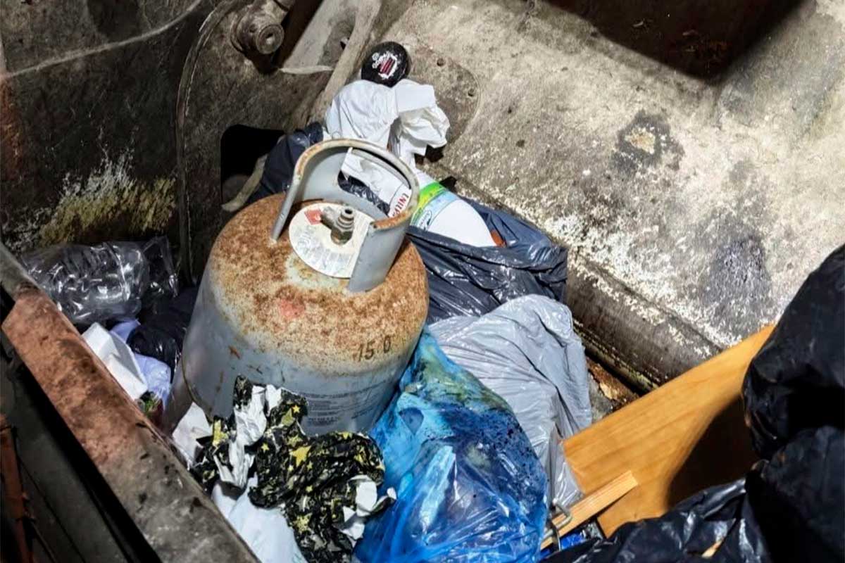 Hallan una bombona de gas en un contenedor en Tenerife