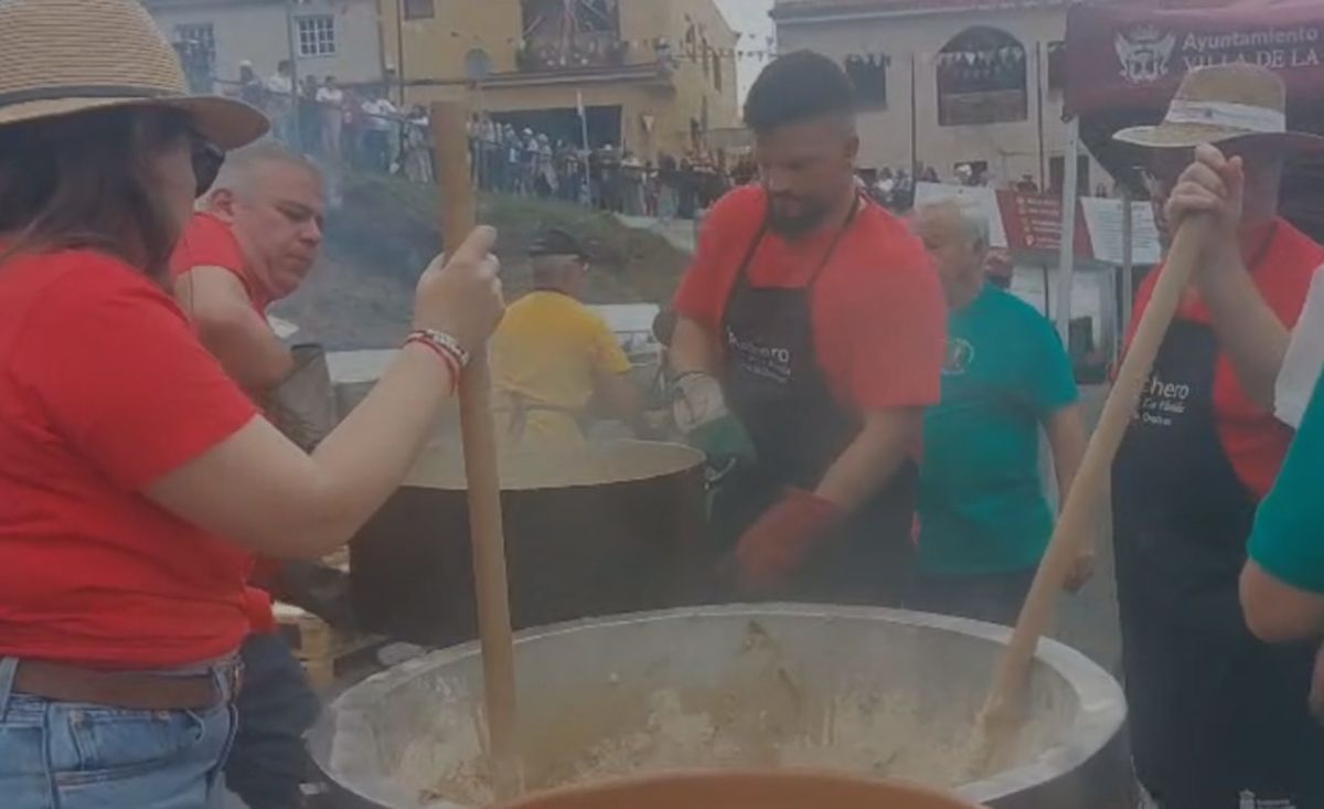 El puchero más famoso de Tenerife desborda todas las previsiones y vuelve a ser un éxito rotundo