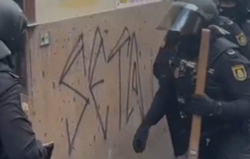 La Policía Nacional desarticula un punto de venta de drogas en pleno centro de Santa Cruz de Tenerife que parecía una asociación privada