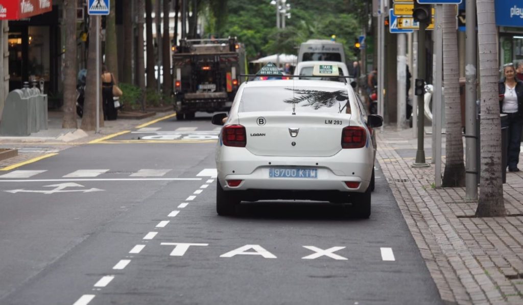 Piden al Ayuntamiento de Santa Cruz de Tenerife cambiar de lugar una parada de taxis recién inaugurada