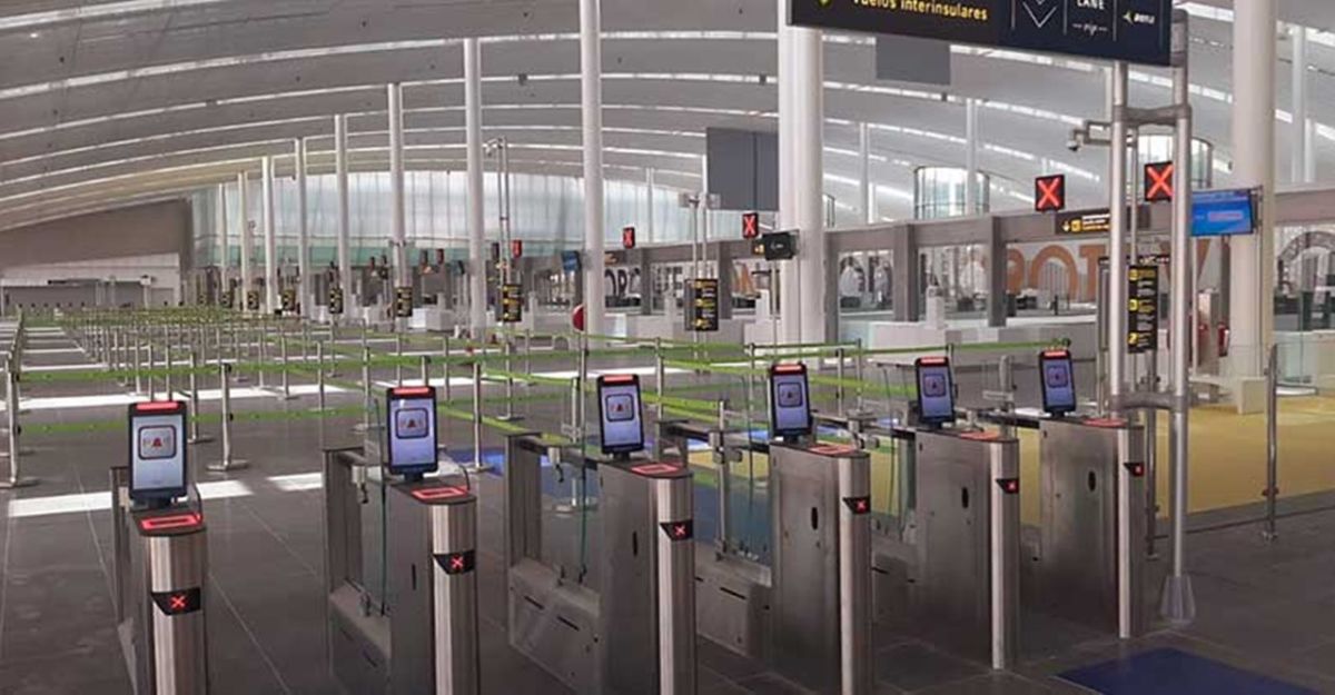 Intenta embarcar en el aeropuerto Tenerife Sur con una fallecida en silla de ruedas