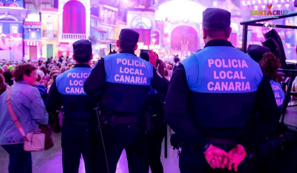 8 personas atendidas tras la multitudinaria Gala de los Mayores del Carnaval de Santa Cruz. DA