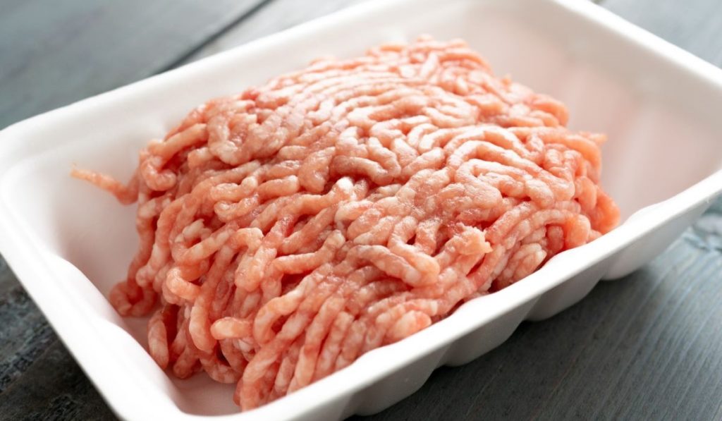 Alerta alimentaria por plástico en estas carnes para hamburguesas de supermercado: Sanidad pide no consumirlas