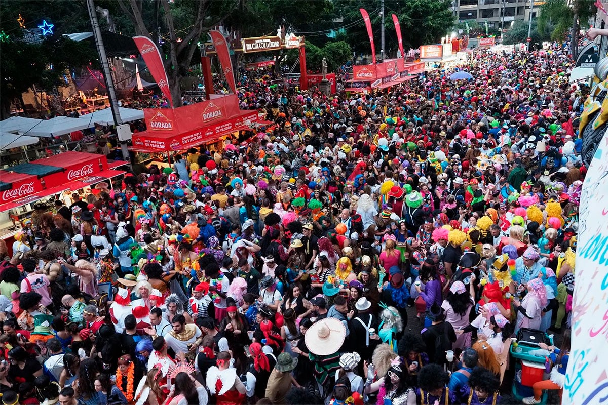 El Gobierno canario estudiará si es viable declarar BIC el Carnaval de Santa Cruz de Tenerife