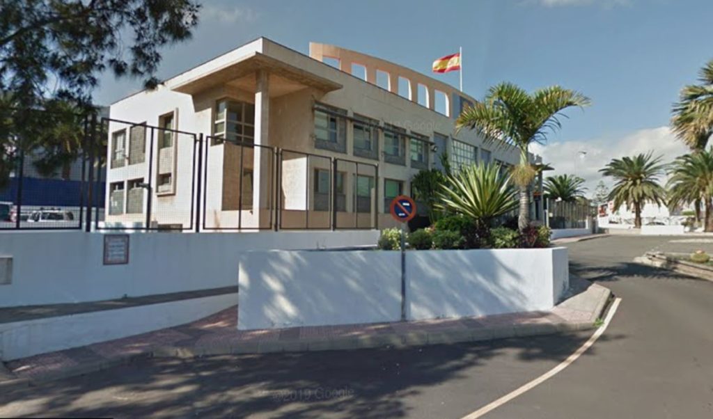 Vende droga frente a la Policía y le pillan al acabar el turno: suceso surrealista en Gran Canaria