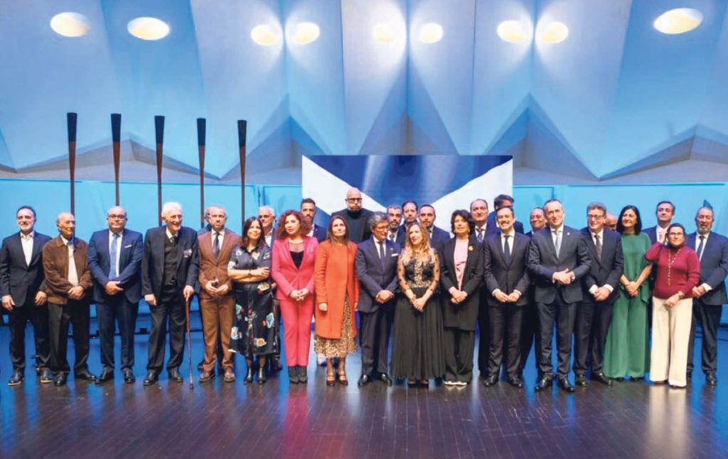 Un mínimo de 48.000 euros y sin licitación por el Día de Tenerife