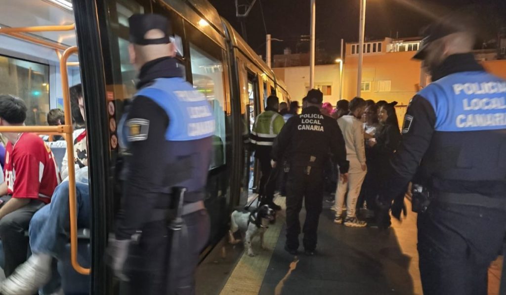 La Laguna blinda guaguas y tranvías: el operativo especial para frenar agresiones y drogas acaba con 35 actas