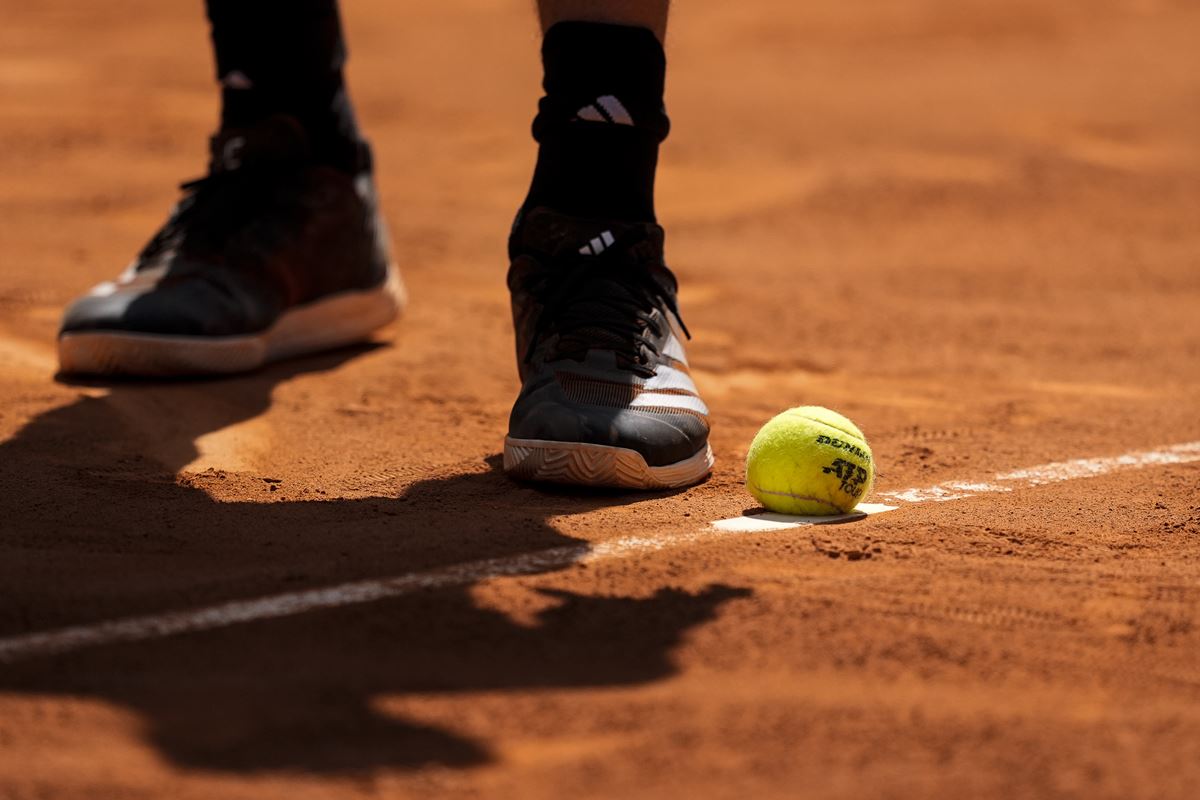 A juicio este lunes el entrenador de tenis acusado de abusar sexualmente de una jugadora, menor de edad