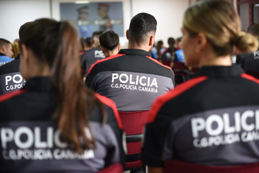Escándalo en la Policía Canaria: una agente denuncia a cuatro mandos por presunto acoso laboral