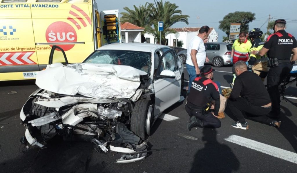 Dramático accidente en la TF-5: Una menor de 5 años herida grave tras un choque frontal