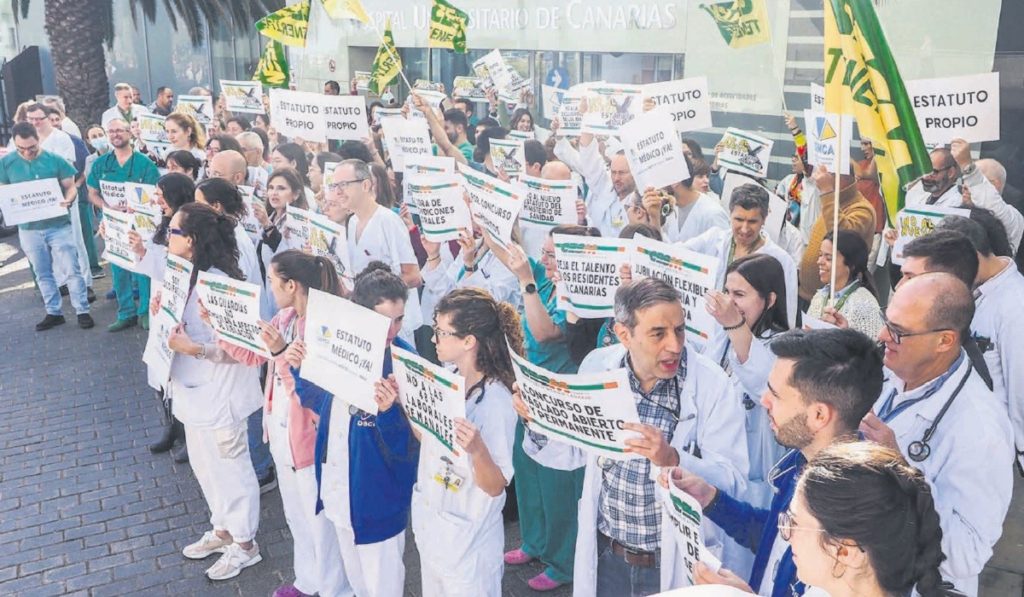 Huelga de médicos en Canarias: los profesionales cifran el seguimiento en un 63% y el SCS la rebaja al 15%