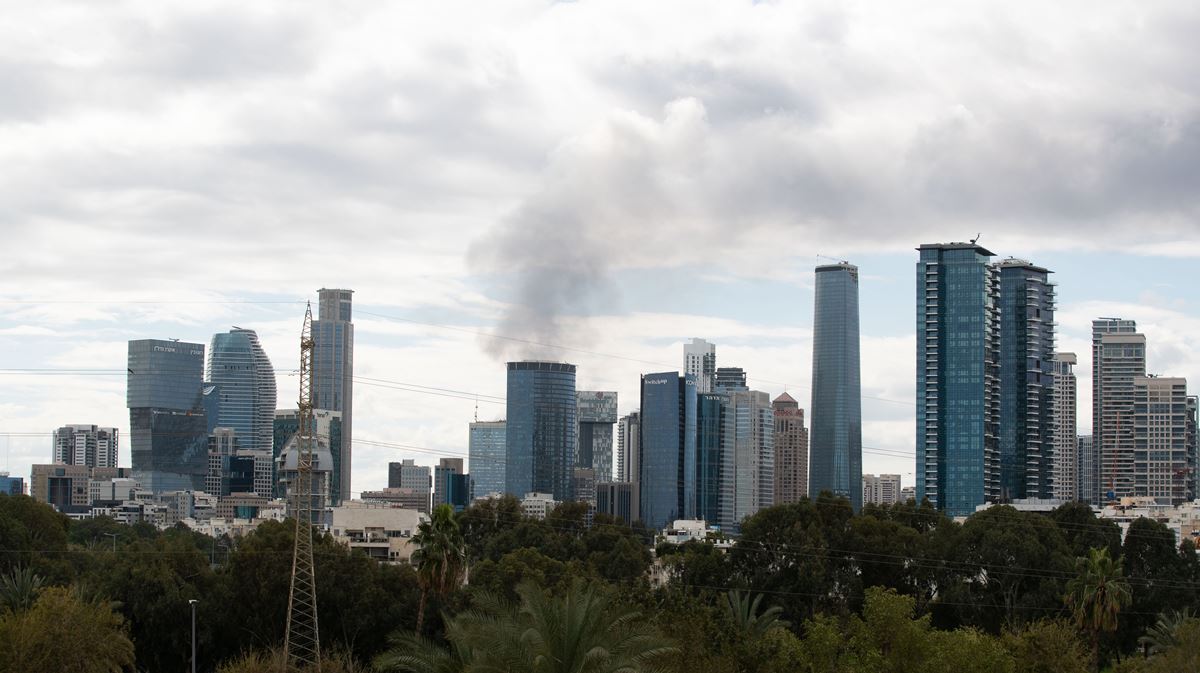 Irán ataca posiciones militares de EEUU en Bahréin, Qatar, Kuwait y Emiratos Árabes Unidos