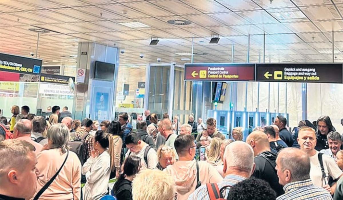 Colas registradas por el control de pasaportes en Tenerife Sur. | DA