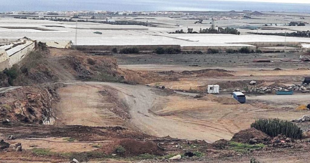 Una parcela agrícola mantiene en vilo desde hace una década a los vecinos de Parque La Reina