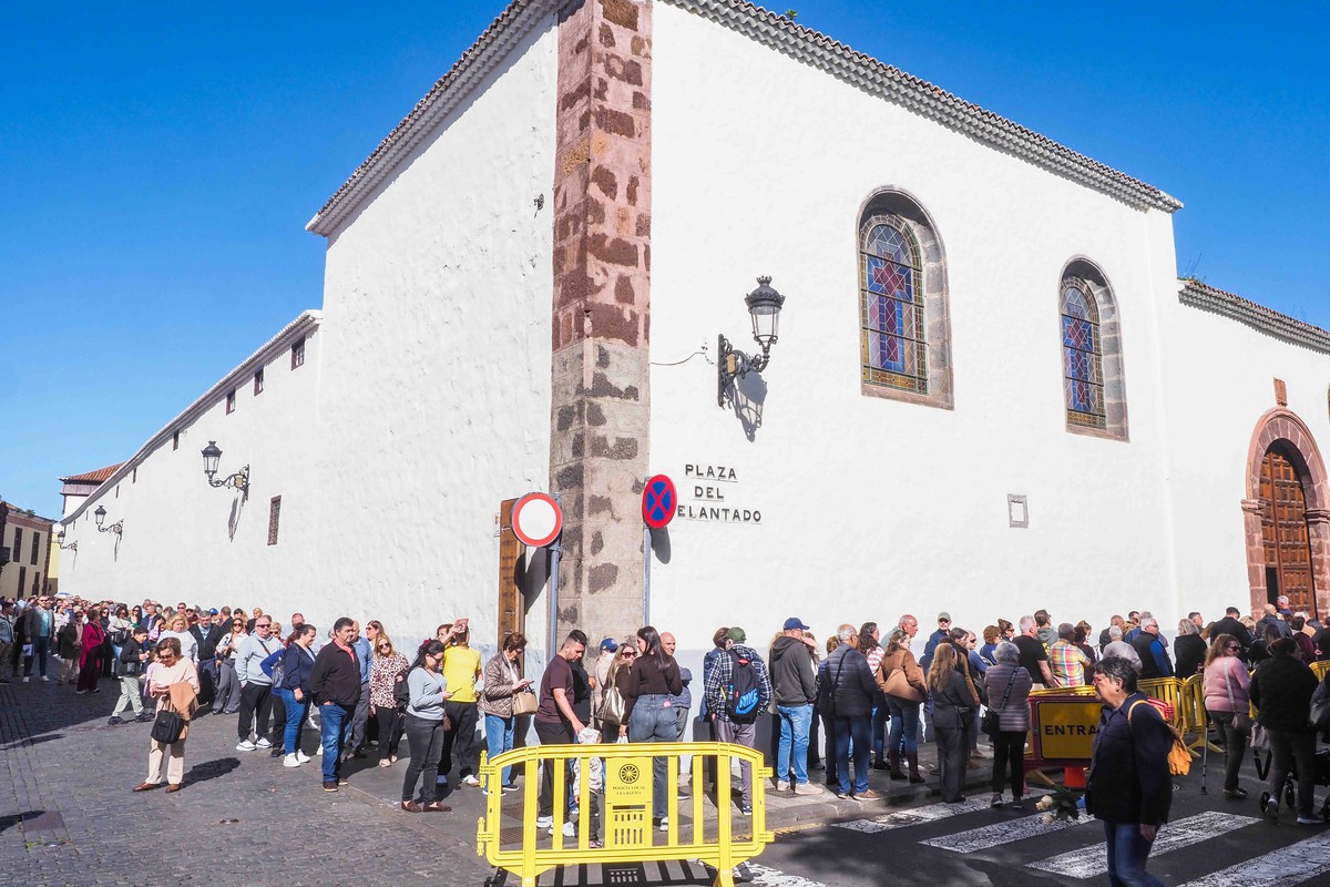 Una multitud de fieles visita a la ‘Siervita’ en el 295 aniversario de su muerte