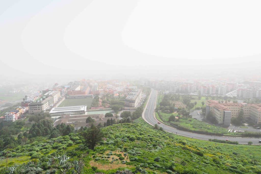 El tiempo en Canarias da un giro: la Aemet avisa de máximas de 26 grados y calima