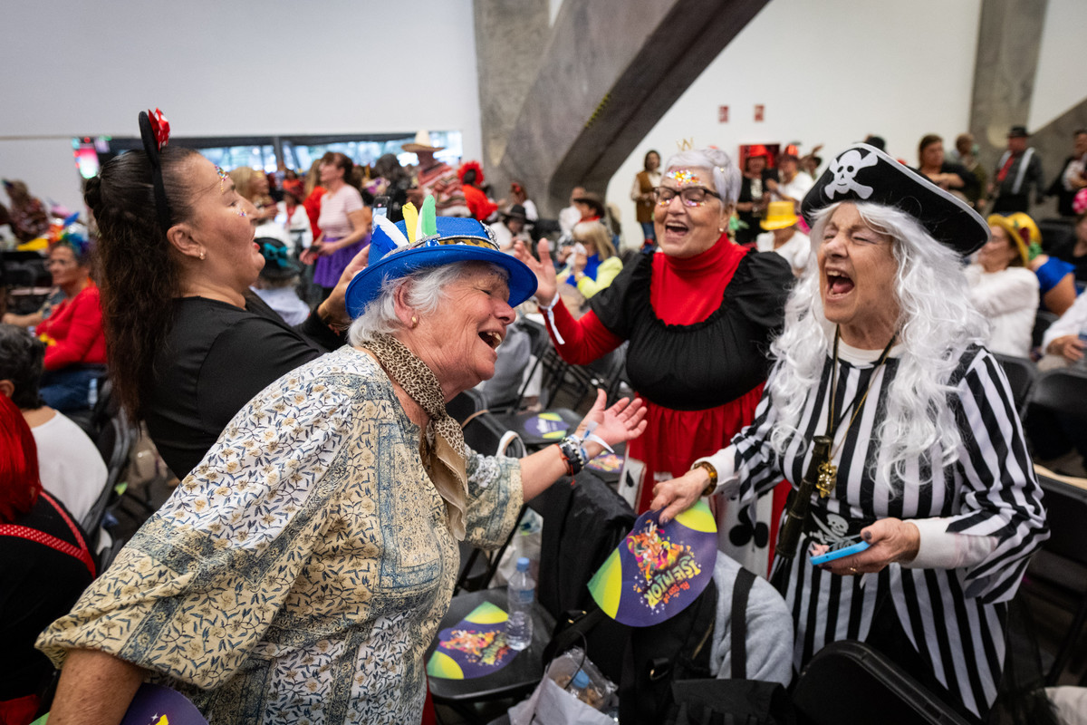 La Piñata de los Mayores, una tarde para celebrar la vida y el Carnaval de Santa Cruz de Tenerife