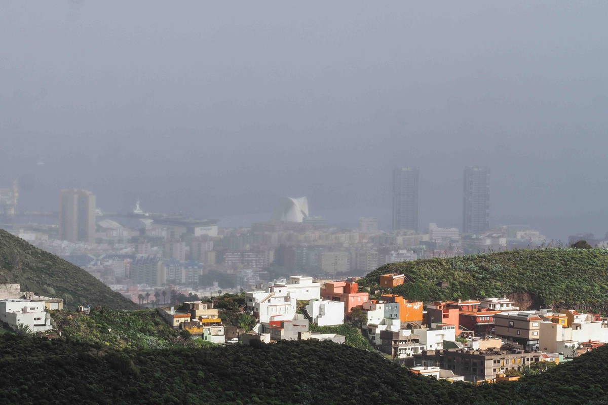 Imágenes del mal tiempo este jueves en Tenerife. | Sergio Méndez