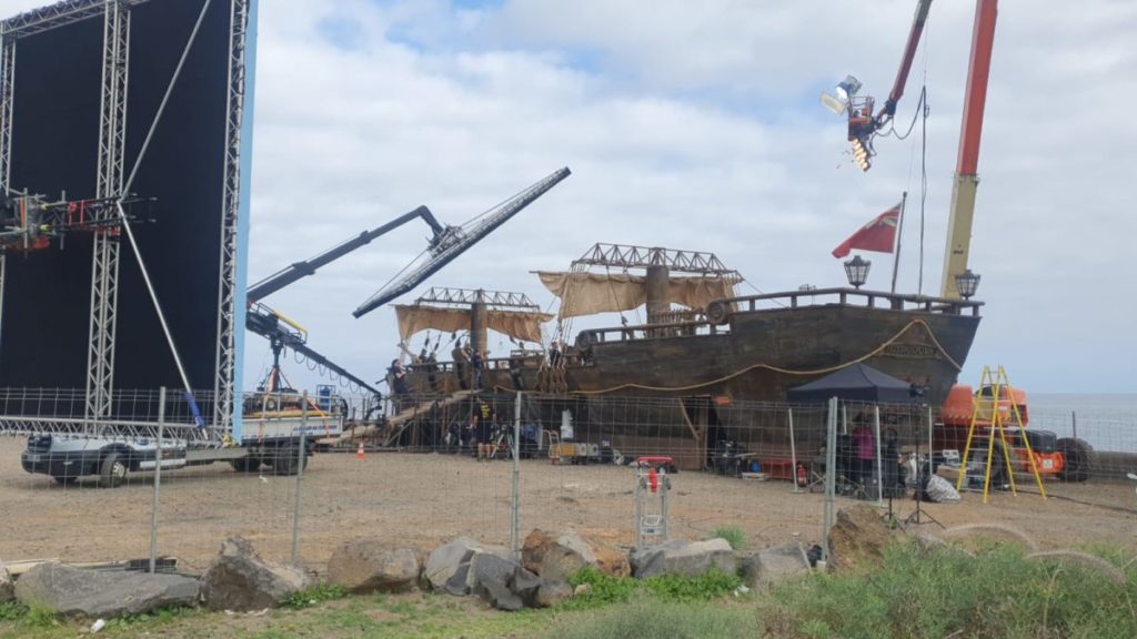 Qué hace un galeón atracado en la costa de Santa Cruz de Tenerife