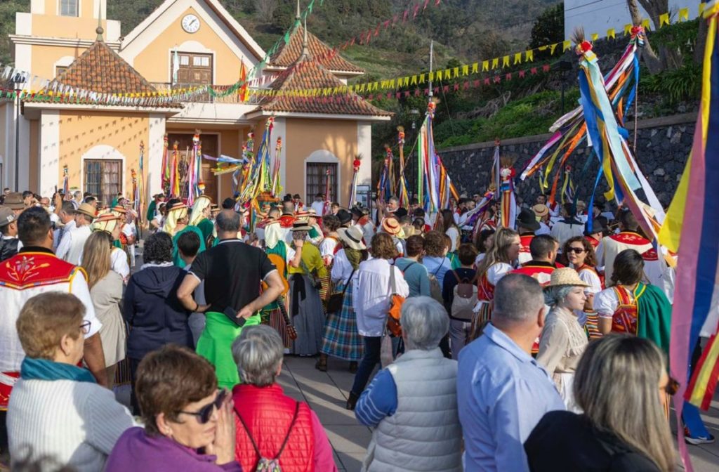 Unas 2.000 personas ponen el ‘broche de oro’ a las fiestas de La Florida, en La Orotava