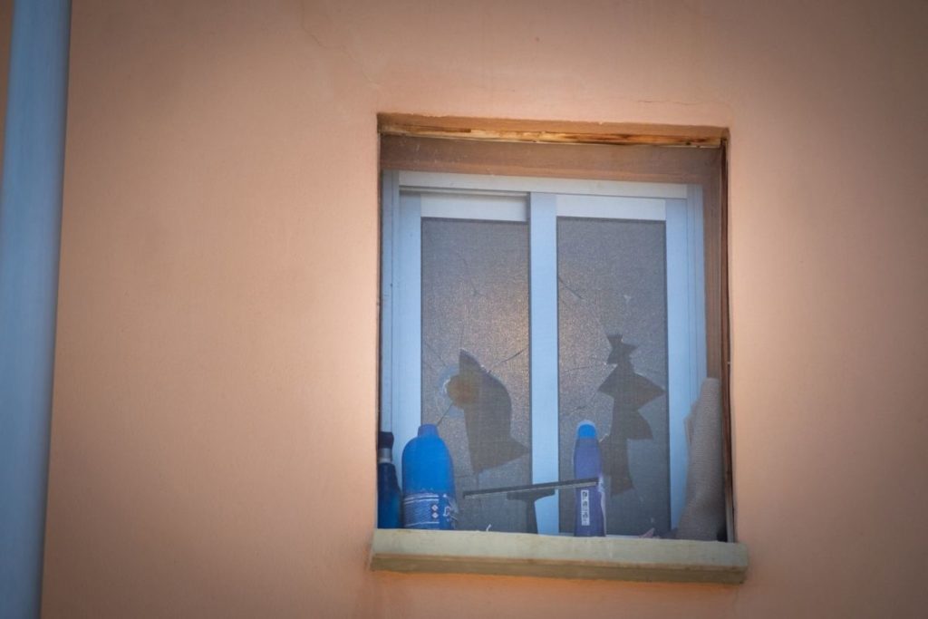 Asesina a un niño de 10 años, hiere de gravedad a la madre y muere abatido por la Guardia Civil: lo que se sabe del crimen de Arona