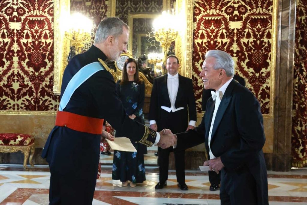 El embajador que regresó a casa: Benjamín León Jr. y sus raíces gomeras