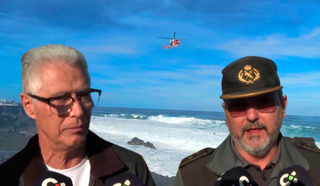 Hallan parte de la vela del parapentista en Puerto de la Cruz. DA