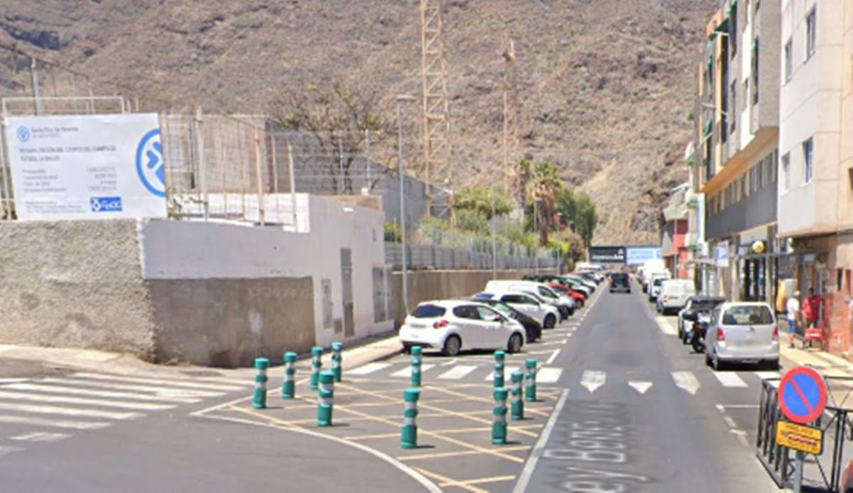 Pánico en el barrio de La Salud: un coche sin frenos se empotra contra una terraza y deja siete heridos