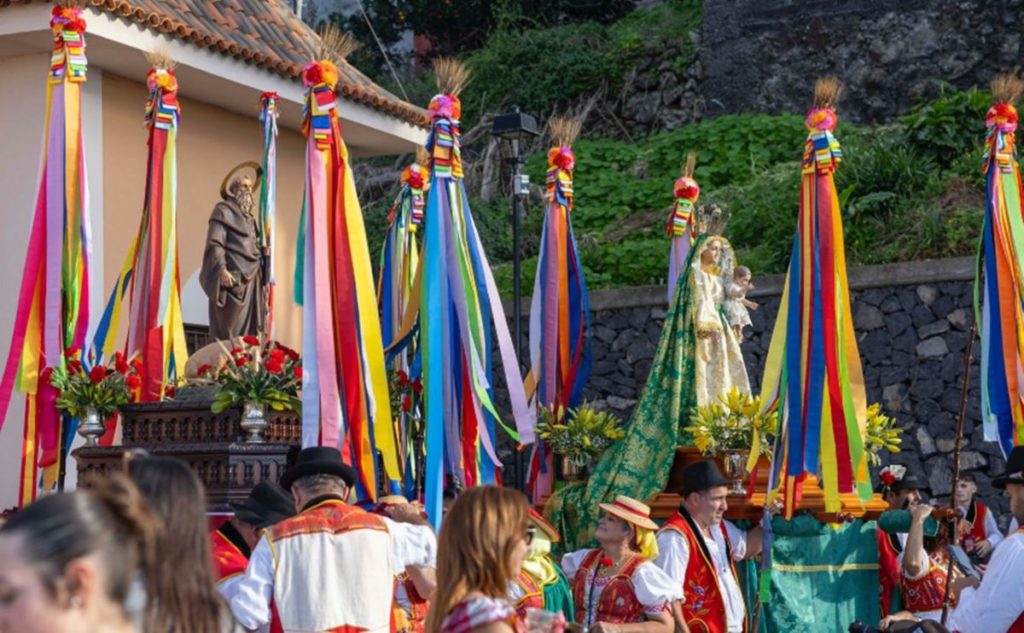 Unas 2.000 personas ponen el ‘broche de oro’ a las fiestas de La Florida, en La Orotava