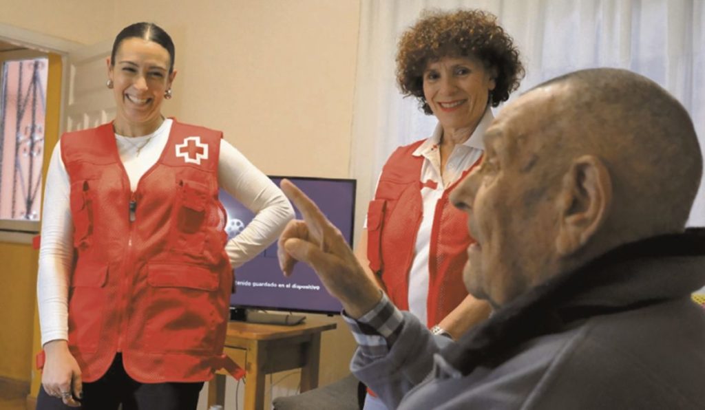 2.600 pacientes con enfermedades avanzadas y sus familias reciben el apoyo de Cruz Roja en Tenerife