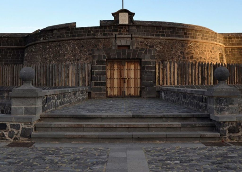 El Castillo Negro, en Cabo Llanos, otro de los bienes protegidos en el catálogo patrimonial. | DA