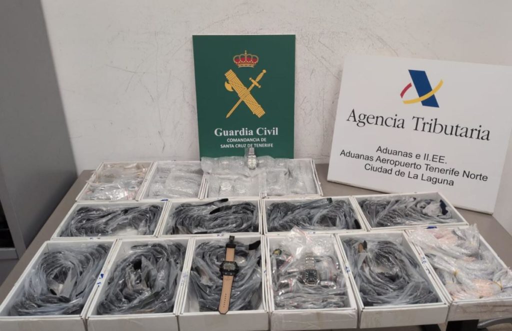 Sorpresa en Tenerife Norte: pillado un pasajero con 241 relojes de lujo "fantasma" en su maleta