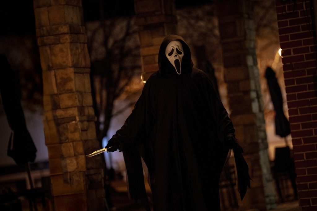 Sidney Prescott vuelve a enfrentarse al mítico Ghostface en la séptima entrega de Scream.