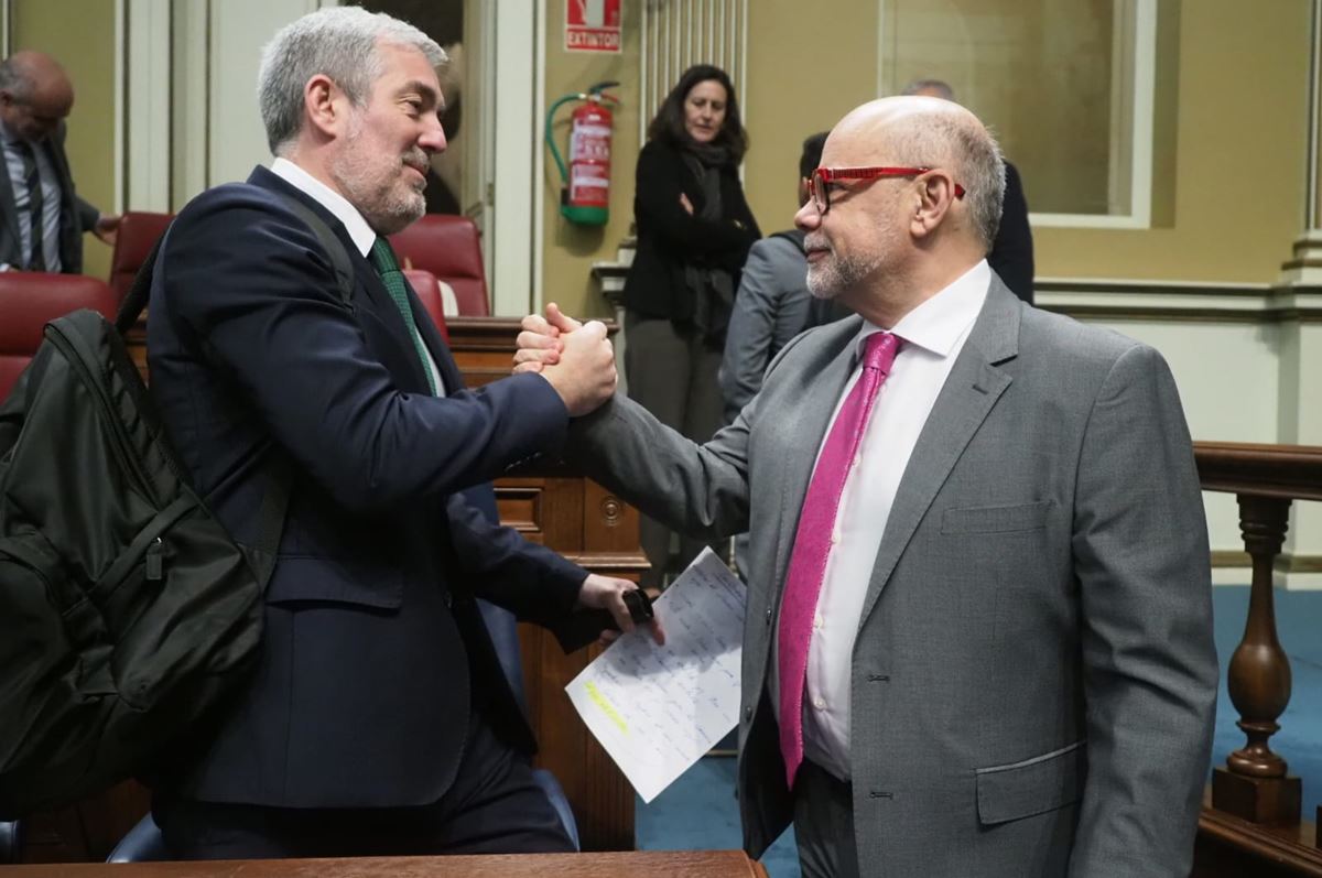 Ya es oficial: Clavijo prepara una rebaja en el precio de la gasolina por la guerra